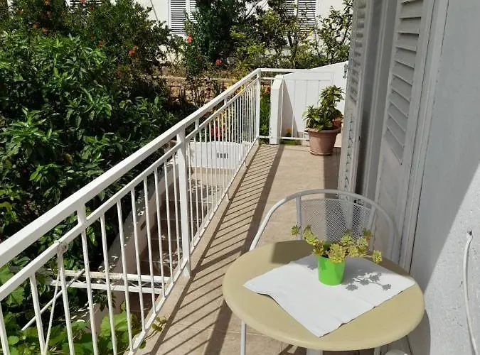 Roky Apartman Hvar Town